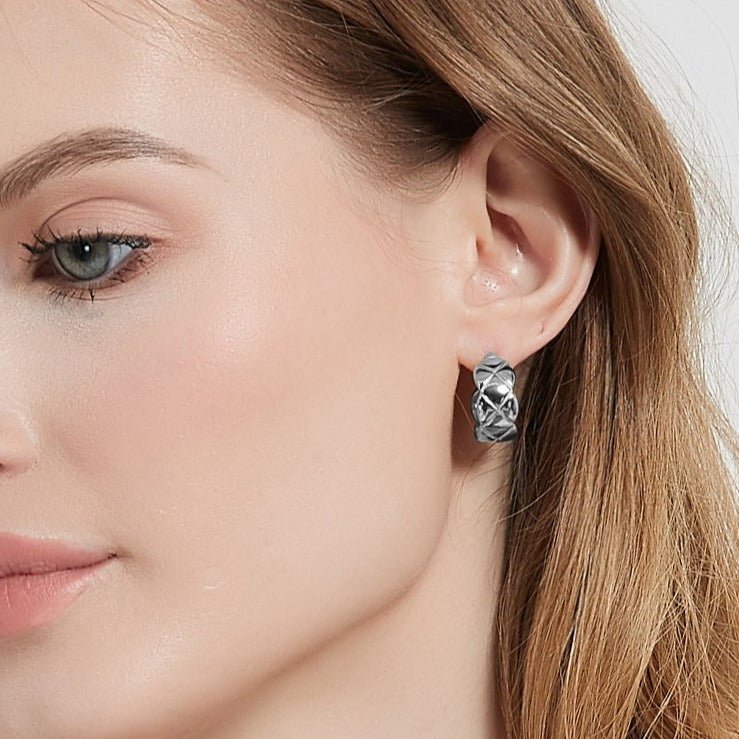 Love Crush Stud Earrings - ELIORA