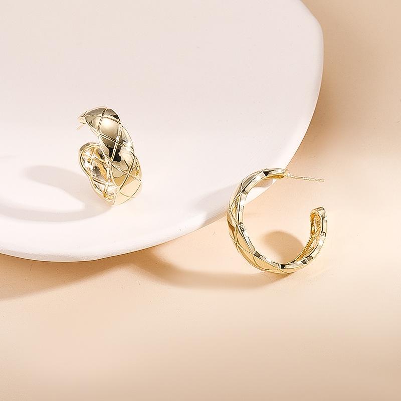 Love Crush Stud Earrings - ELIORA