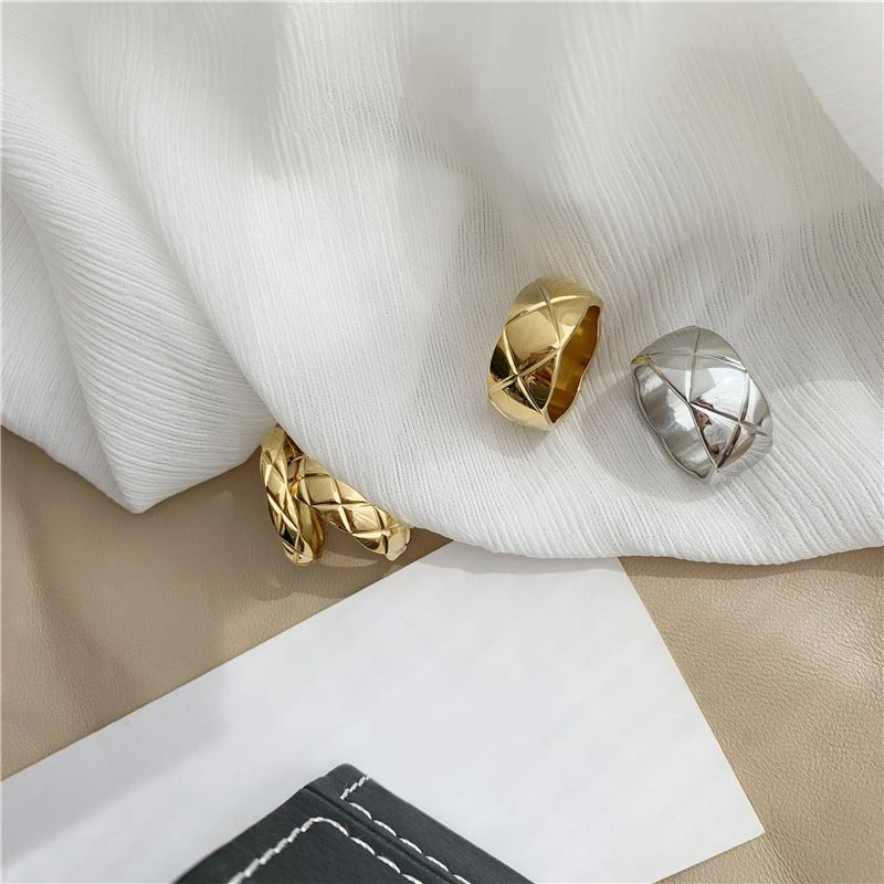 The Golden Sands and Glimmering Future: 2026 Jewelry Trends in Dubai