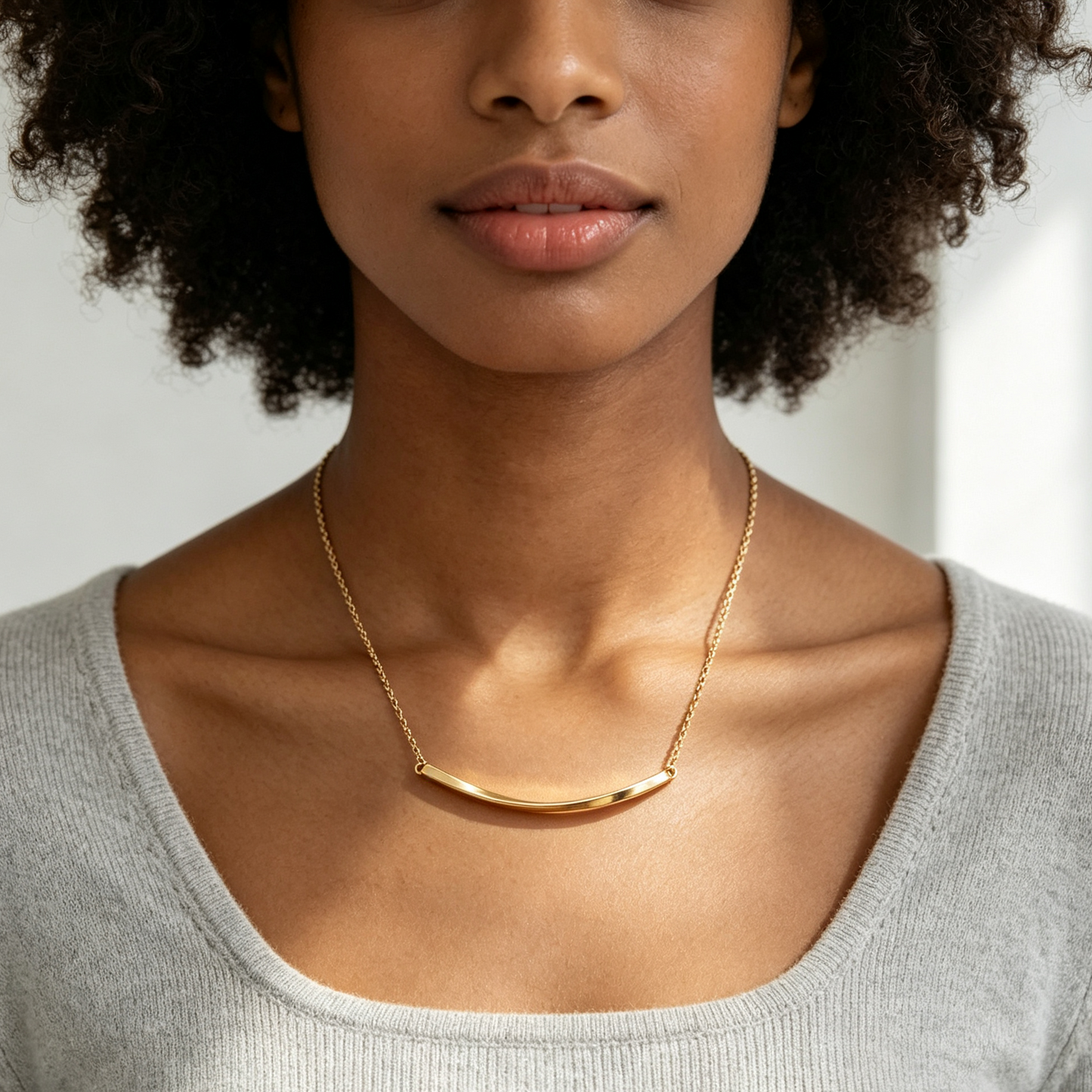 Arc Pendant Necklace