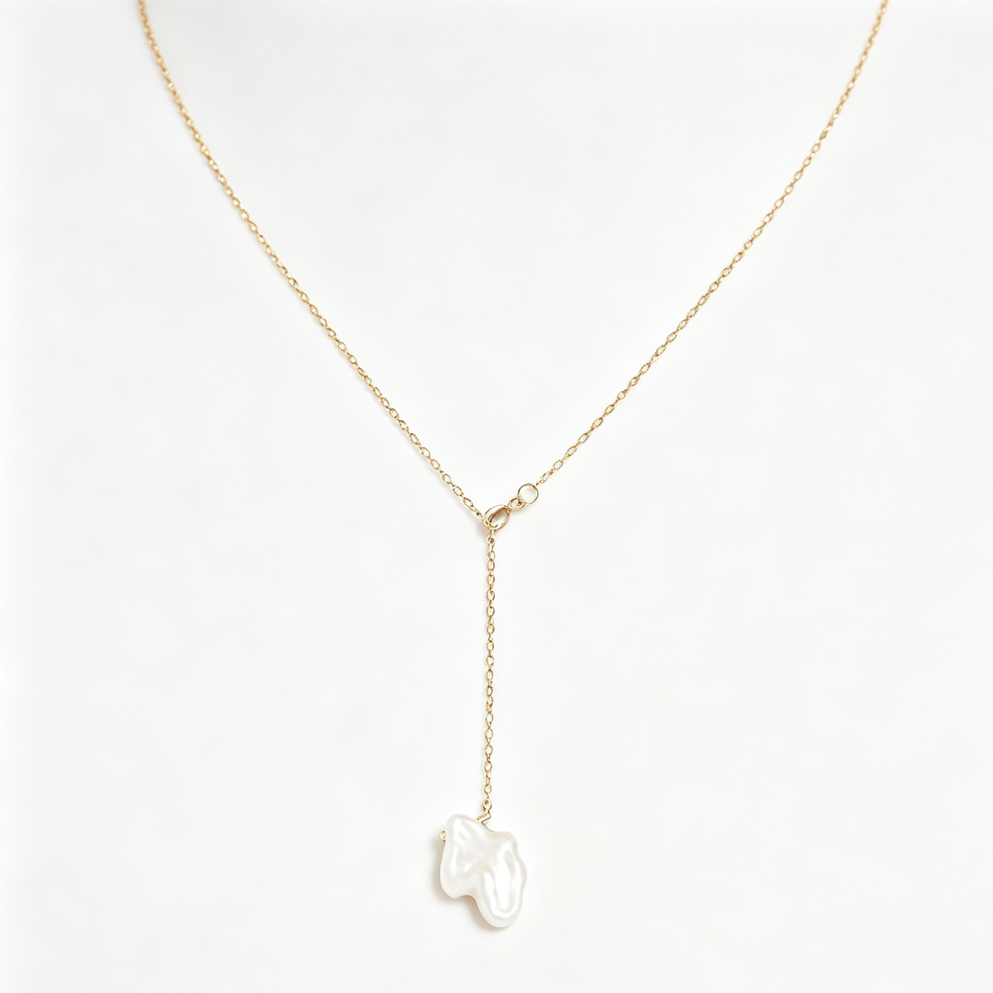 Timeless Pearly Necklace